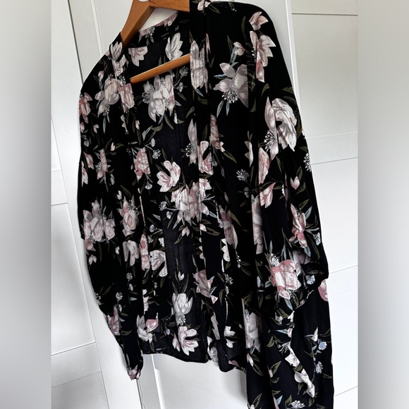 ARITZIA TALULA Cosima Floral Kimono Open Cape Oversized Cardigan Black XXS/XS - Picture 9 of 16